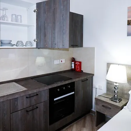 Napoli Guest house 3*