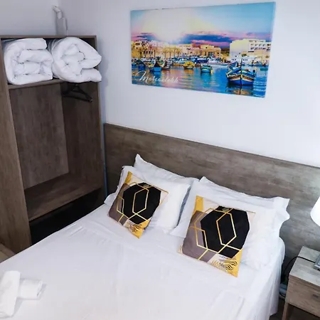 Napoli Guest house Saint Julian's